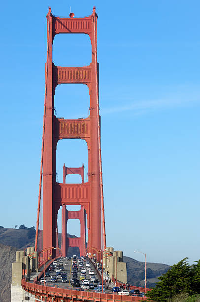istock Golden Gate Bridge Towers 183321010