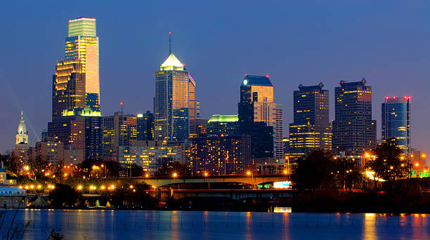 istock Philadelphia Cityscape / Skyline 183321601
