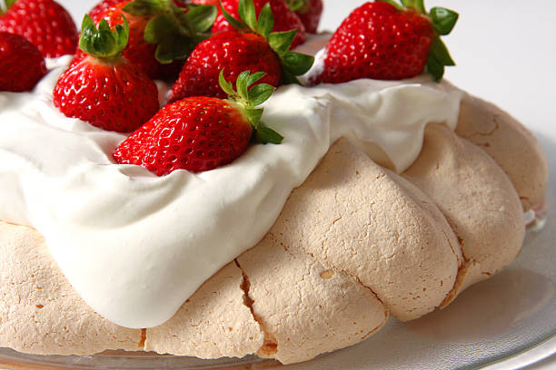 Pavlova avec des fraises - Photo