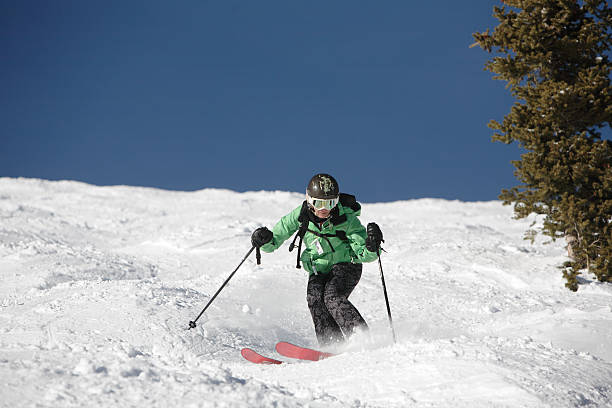 istock expert woman mogul skier 183324842