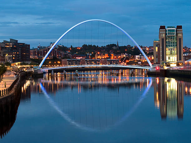 istock Gateshead Millennium Bridge at dusk 183325491
