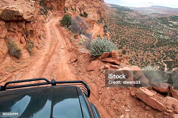 Off Road 4 X 4 Em Utah - Fotografias de stock e mais imagens de Pick-up - Pick-up, Terreno Inóspito, Estrada em Terra Batida