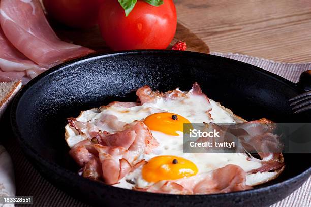 朝食の卵 - クローズアップのストックフォトや画像を多数ご用意 - クローズアップ, コショウ, ハッシュポテト