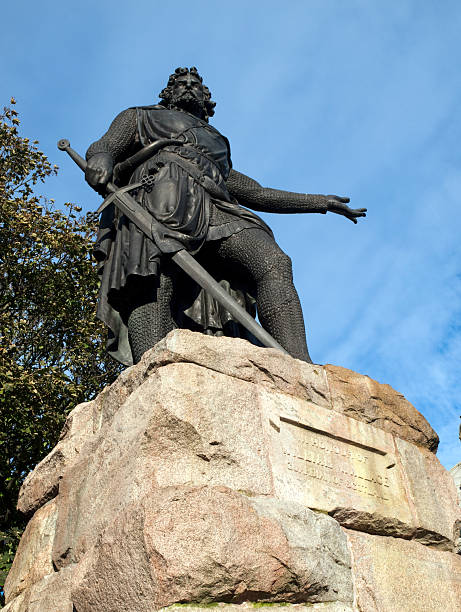 istock Statue of William Wallace, Aberdeen 183328576