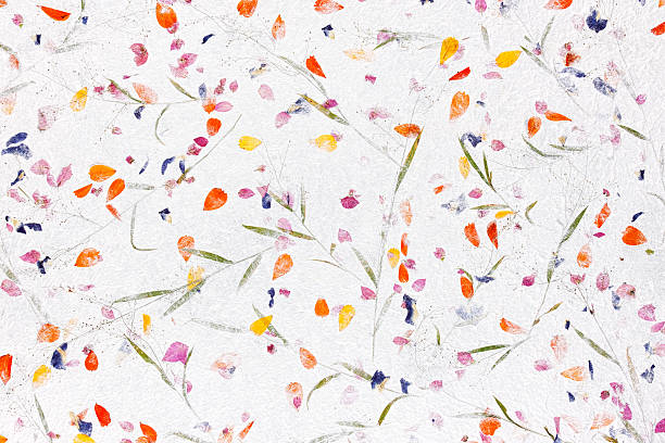 feitos de flores, folhas de papel reciclado e o plano de fundo. - paper mulberry japanese culture art - fotografias e filmes do acervo