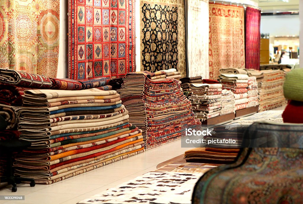 Negozio di tappeti - Foto stock royalty-free di Tappeto persiano