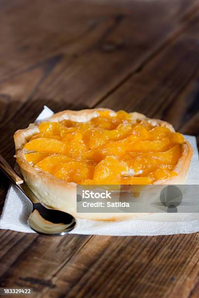 Tangerina Torta De Frutas Em Fundo De Madeira - Fotografias de stock e mais imagens de Bolo de Queijo - Bolo de Queijo, Tangerina, Alimentação Não-saudável