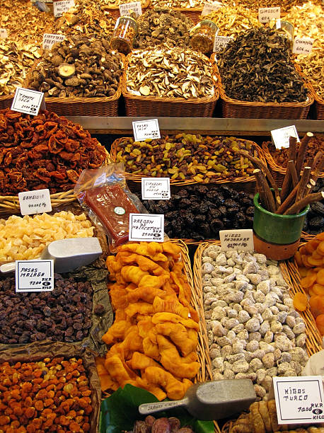 istock Farmer's Market Stall 183331389