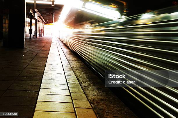 Ubahn In Helles Licht Stockfoto und mehr Bilder von Abschied - Abschied, Aktivitäten und Sport, Ankunft