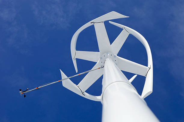 nuovo turbina a vento ad asse verticale con anemometro - turbina a vento ad asse verticale foto e immagini stock
