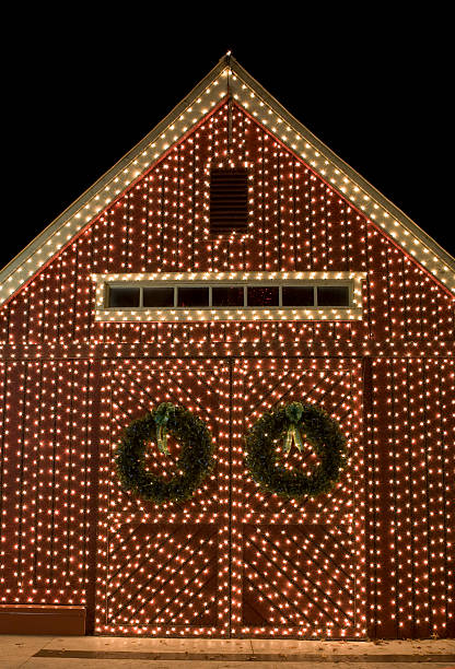 Grange léger avec beaucoup de lumières de Noël - Photo