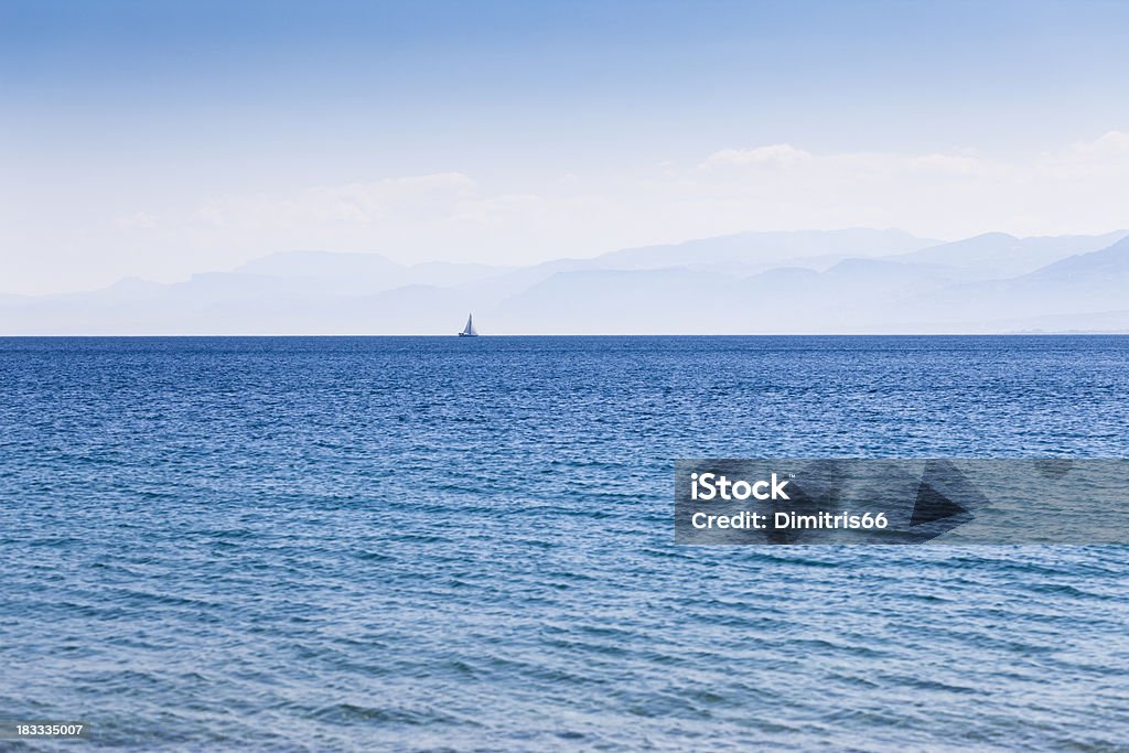 Плавание на лодке На Кругозоре - Стоковые фото Без людей роялти-фри