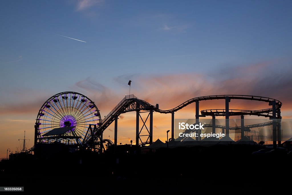 Molo di Santa Monica, con ruota panoramica, California - Foto stock royalty-free di Oracle Park