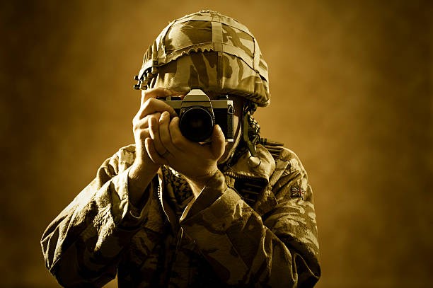 istock British Soldier War Photographer 183335285