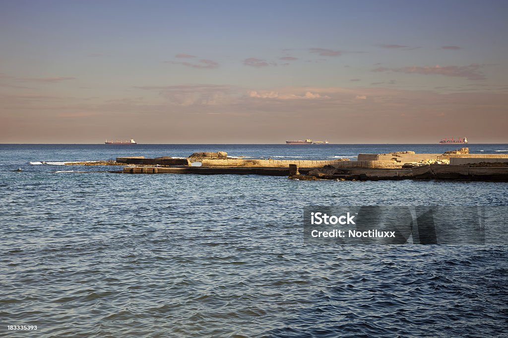 Trípoli shore cerca del puerto, a Libia - Foto de stock de Libia libre de derechos