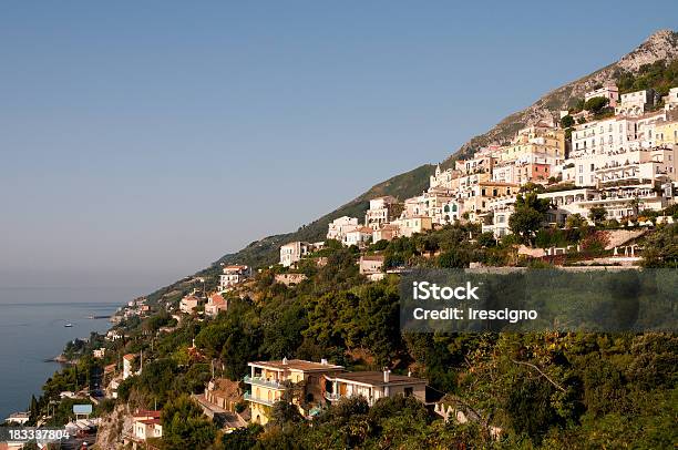 Costiera Amalfitanaraito Salerno - Fotografie stock e altre immagini di Albero - Albero, Amalfi, Appartamento