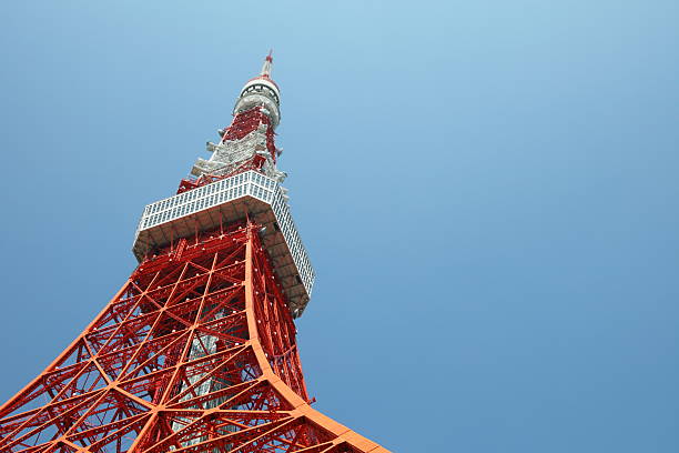токийская башня - tokyo tower shinjuku ward tokyo prefecture communications tower стоковые фото и изображения