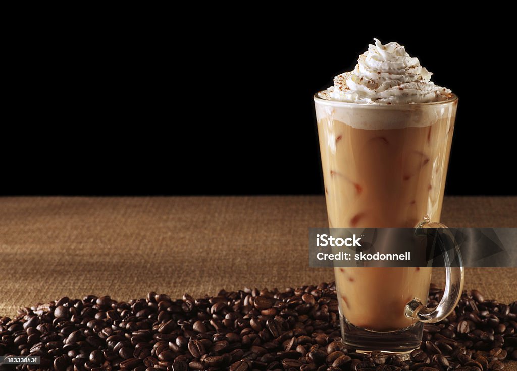 Spice Latte Kürbis auf Schwarz - Lizenzfrei Milchkaffee Stock-Foto