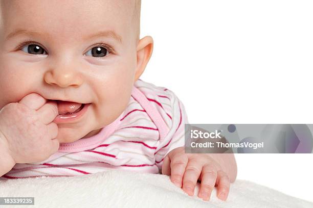 Süße Vier Monate Babymode Mädchen Stockfoto und mehr Bilder von Finger im Mund - Finger im Mund, Baby, Eine Person