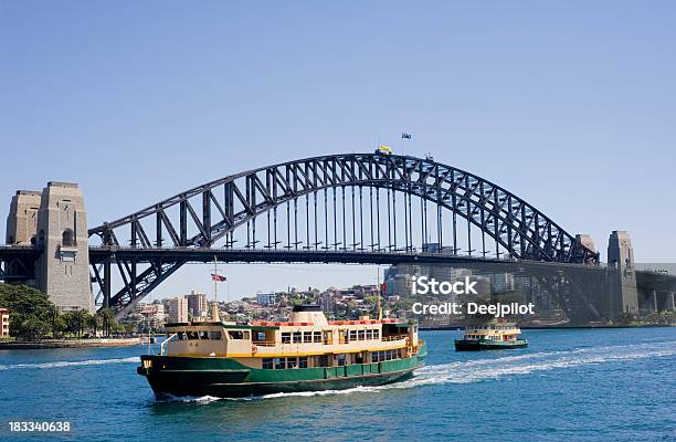 Puente Del Puerto De Sydney En Australia Y De Los Edificios De La Ciudad Foto de stock y más banco de imágenes de Ferry