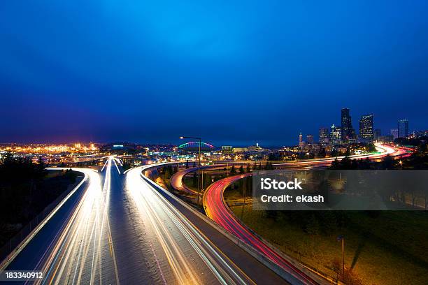 Foto de Hora Do Rush Tráfego Em Seattle e mais fotos de stock de Arranha-céu - Arranha-céu, Autoestrada, Carro