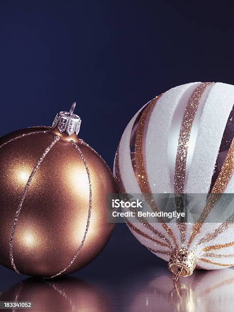 Photo libre de droit de Décorations De Noël banque d'images et plus d'images libres de droit de Boule de Noël - Boule de Noël, Brillant, Cristaux