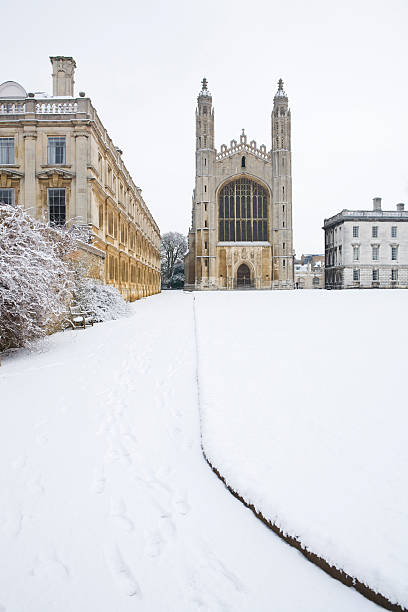 istock Snowy path to kings college chapel 183341791