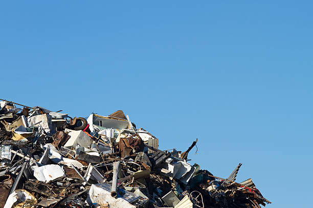 istock Metal Recycling Junkyard, Blue Sky In Corner, Horizontal 183342309