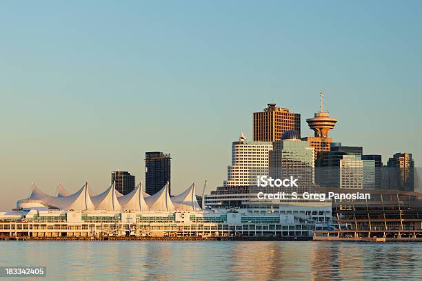 Edificios De Vancouver Foto de stock y más banco de imágenes de Vancouver - Canadá - Vancouver - Canadá, Canada Place, Panorama urbano