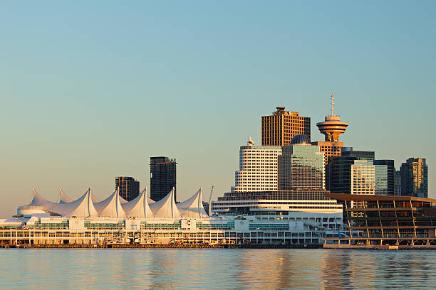 horizonte de vancouver - vancouver harbor vancouver harbor marina - fotografias e filmes do acervo