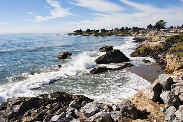 istock Santa Cruz Shoreline 183343169