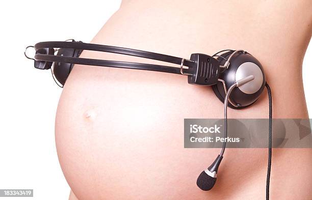 Mujer Embarazada Foto de stock y más banco de imágenes de Abdomen - Abdomen, Abdomen humano, Adulto