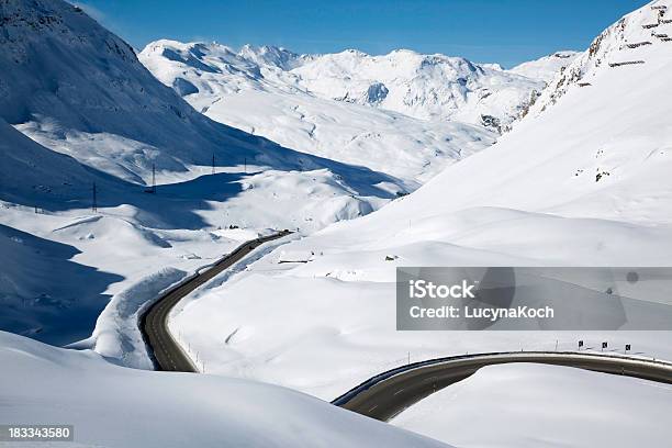 Julierpass Stockfoto und mehr Bilder von Alpen - Alpen, Schweiz, Straßenverkehr