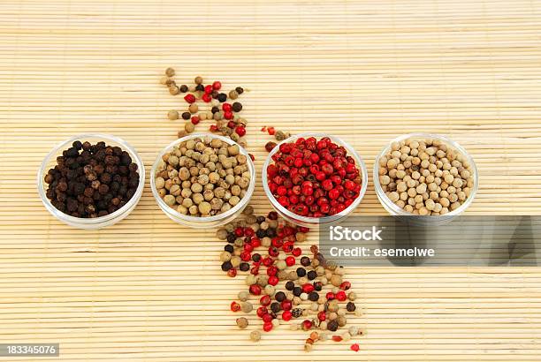 Foto de Pimenta Preta e mais fotos de stock de Alimentação Saudável - Alimentação Saudável, Aroeira Mansa, Baga - Fruta