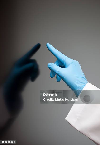 Touch - Fotografie stock e altre immagini di Apparecchiatura medica - Apparecchiatura medica, Attrezzatura, Attrezzi da lavoro