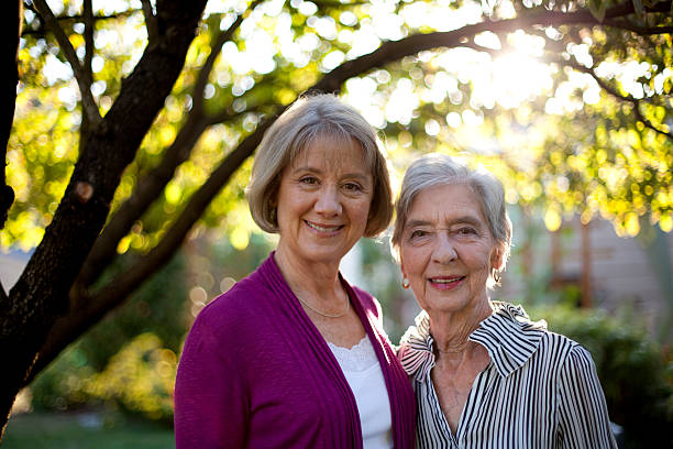istock Horizontal Mother and Daughter in the Sun 183346086