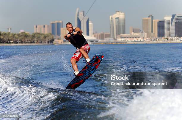 Wakeboard - Fotografias de stock e mais imagens de Adulto - Adulto, Amarrado, Atividade