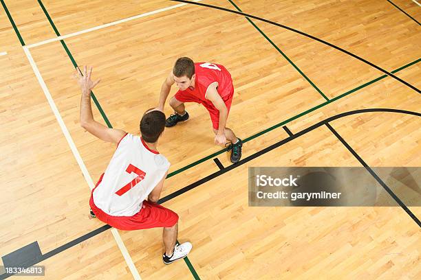 Foto de Jogadores De Basquete e mais fotos de stock de 20 Anos - 20 Anos, Adulto, Atividade