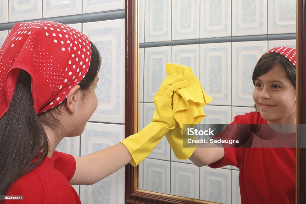 Bagno Lavori domestici - Foto stock royalty-free di Adolescente