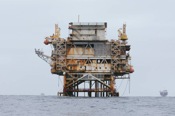istock Oil Platform Hidalgo in the Santa Barbara Channel 1833470012