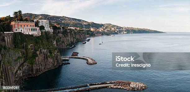 Costa Sorrentinanapoli Italy - Fotografie stock e altre immagini di Blu - Blu, Campania, Caratteristica costiera