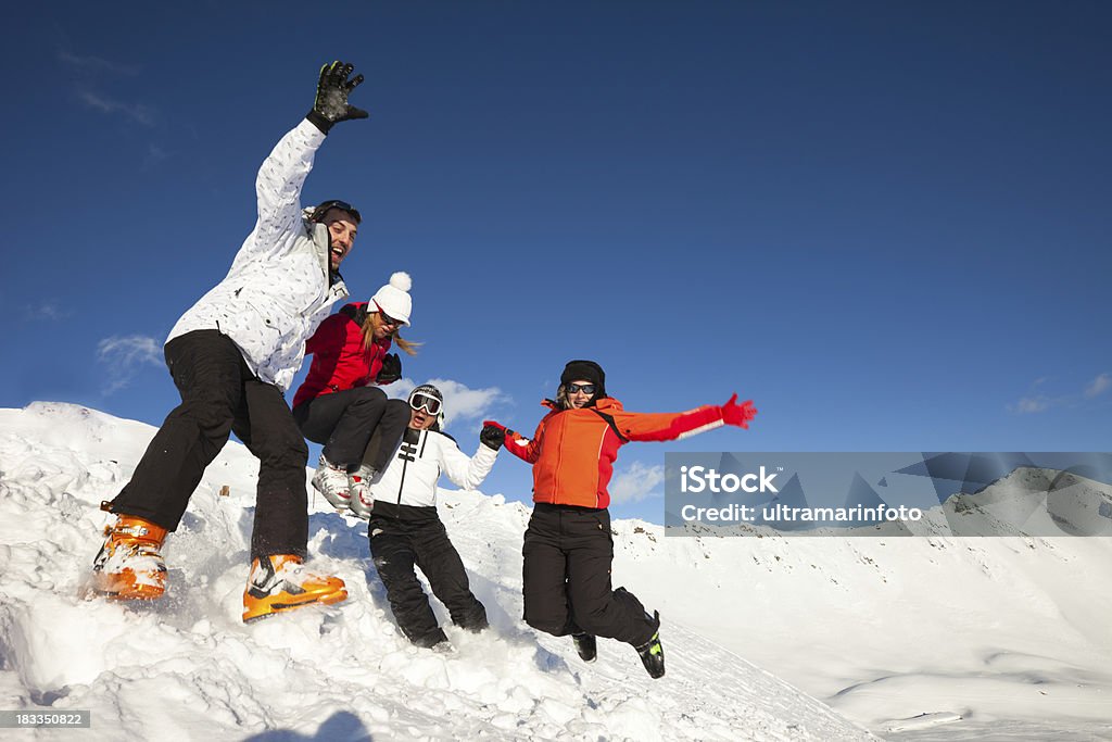 Equipe de esqui - Foto de stock de Alpes europeus royalty-free