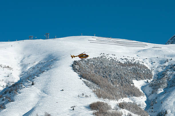 istock Mountain Rescue Helicopter 183351120