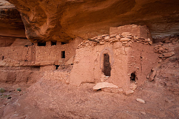 상현달 하우스 유적지 앨코브 및 구조 - cave painting north american tribal culture ancient pueblo 뉴스 사진 이미지