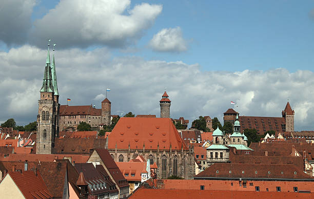 nuremberg Sebaldus church with castle sight of nuremberg with Sebaldus Kirche and Kaiserburg in background kaiserburg castle stock pictures, royalty-free photos & images