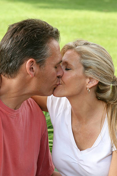 istock Kissing Couple 183351884