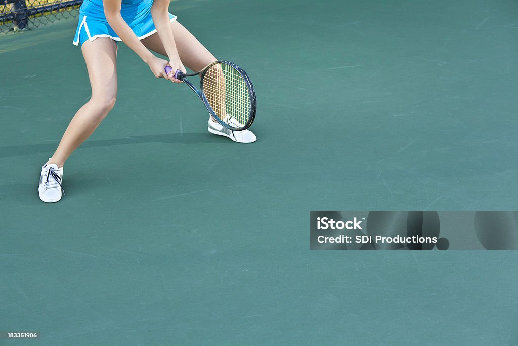 Jugador de tenis y raqueta Listo para servir, copia espacio disponible - Foto de stock de Actividad libre de derechos