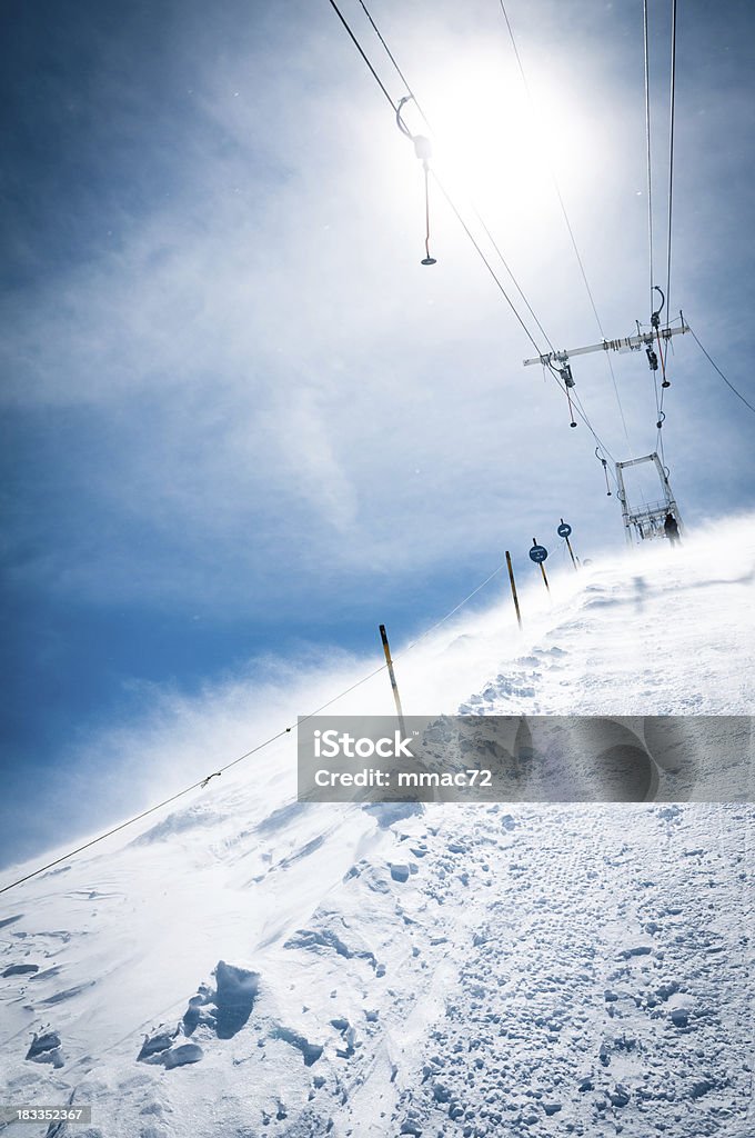 Narciarzem. na nartach-lift - Zbiór zdjęć royalty-free (Francja)