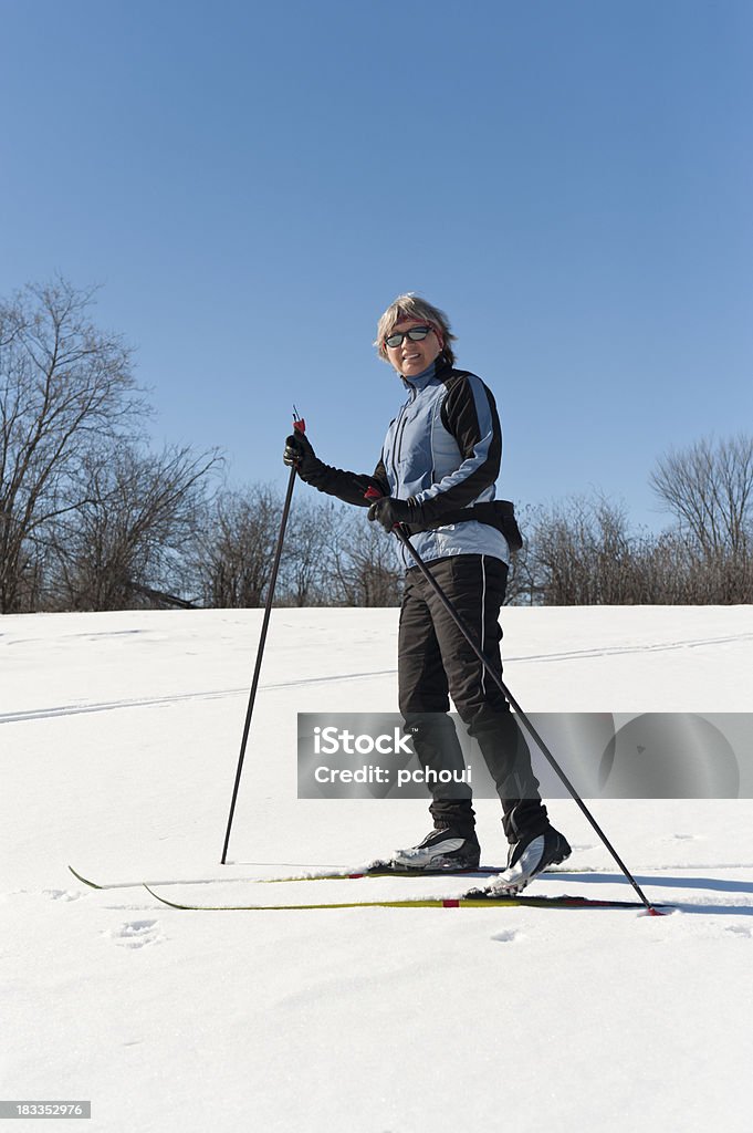 Mulher feliz, cross-country ski, Desporto de Inverno - Royalty-free 30-39 Anos Foto de stock
