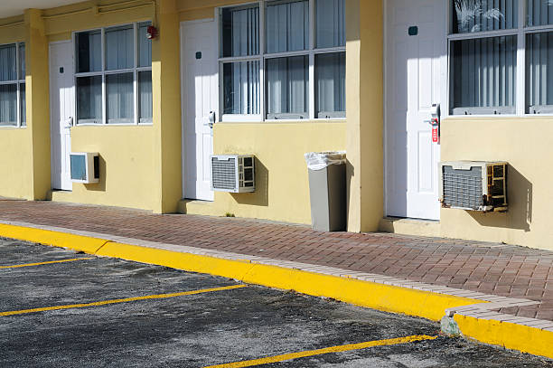 istock Miami Beach Motel Rooms 183353033